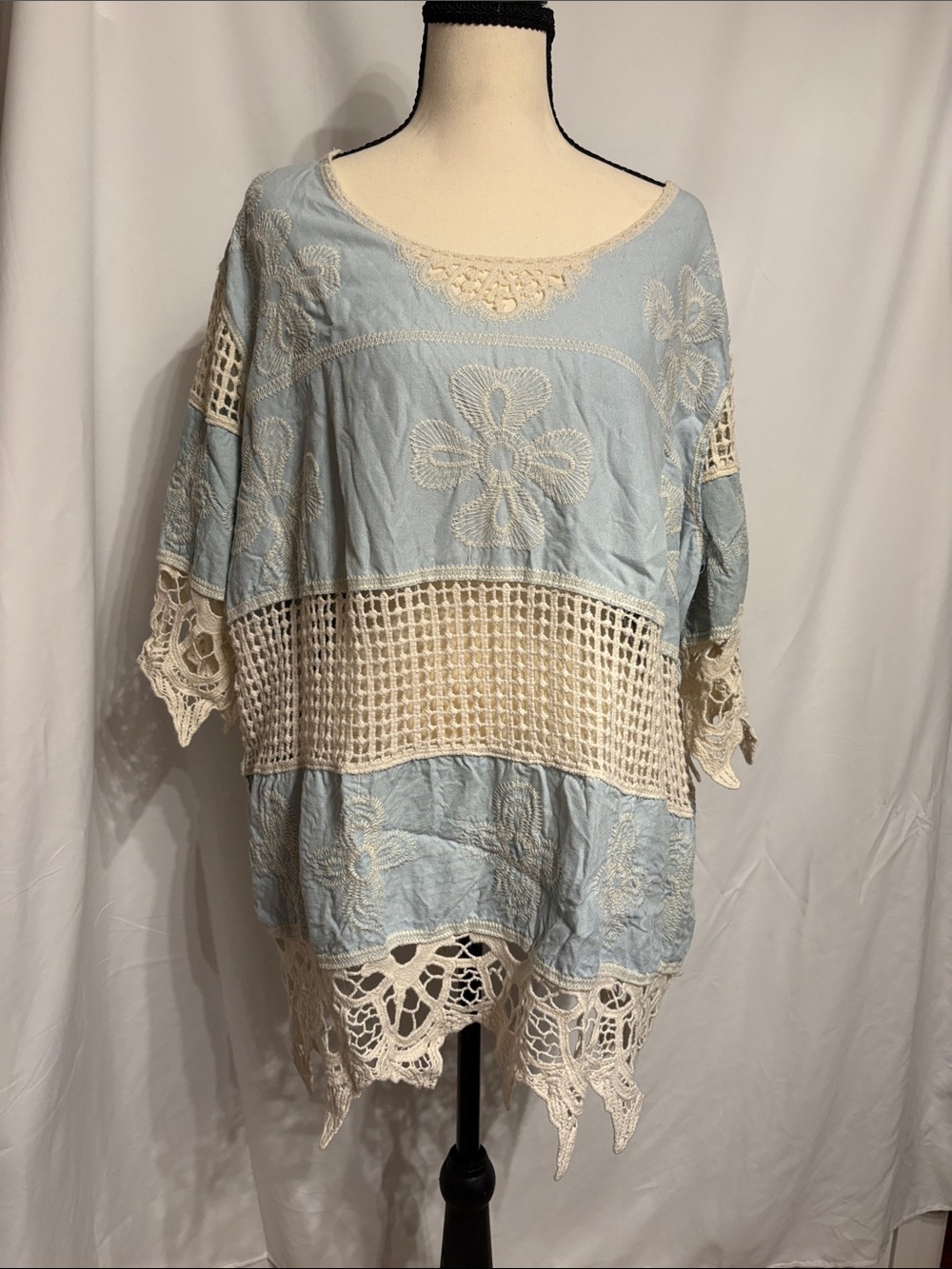 Est. 1946 Ice Blue Lace Embroidered Blouse SZ XL Boho Cottagecore Boxy